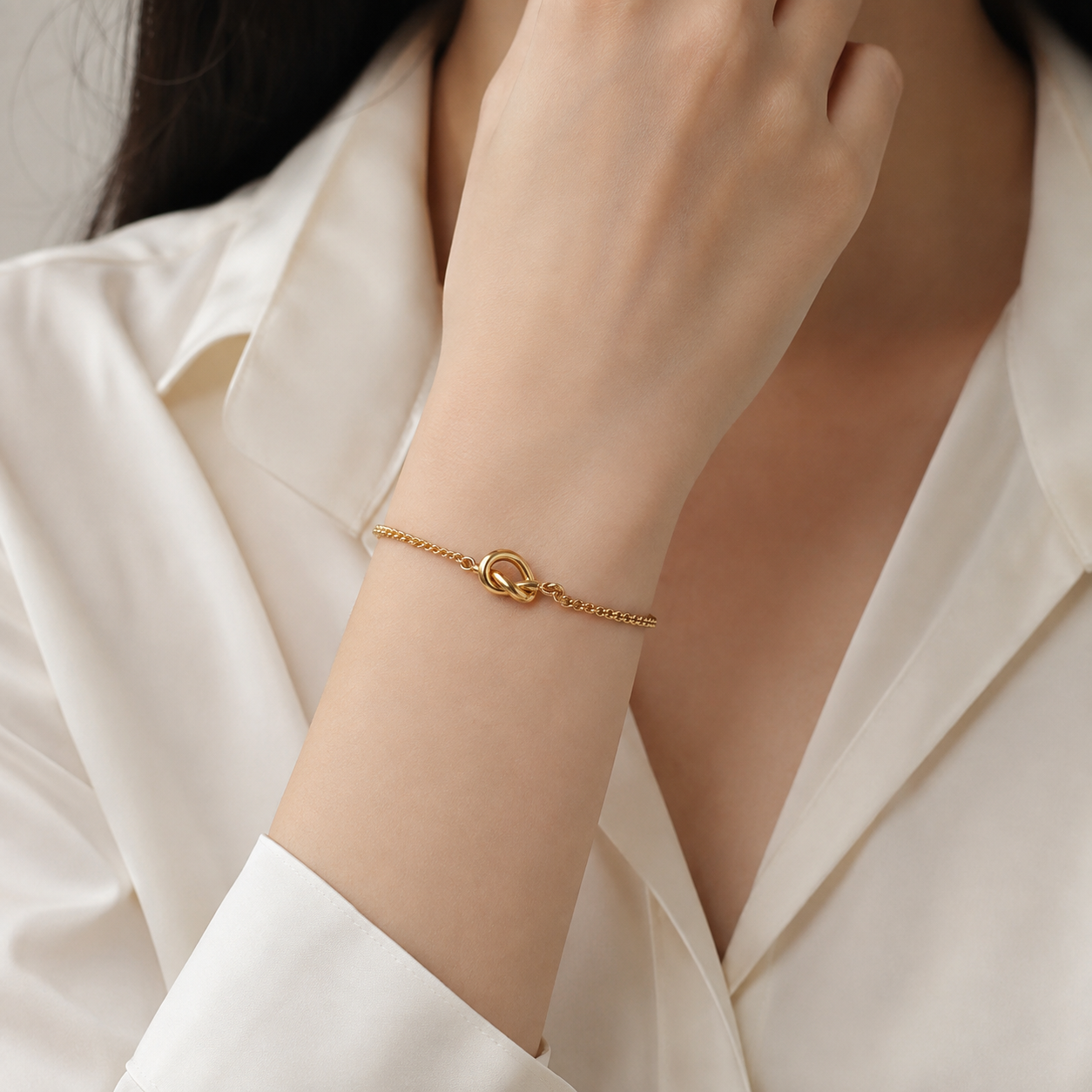 Elegant 18K Gold Plated Stainless Steel Knot Bracelet for Wome