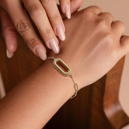 Oudisi Jewelry Gold knot bracelet