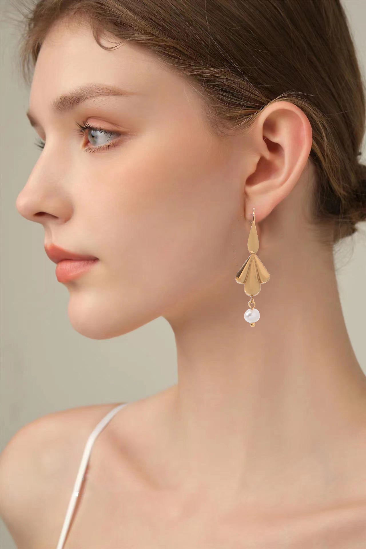 Stainless Steel 18K Gold-Plated Shell Pearl Petal Drop Earring