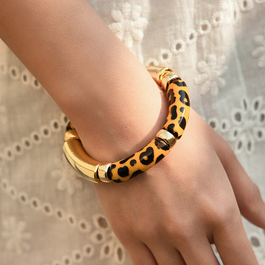 Colorful acrylic stretch bracelet
