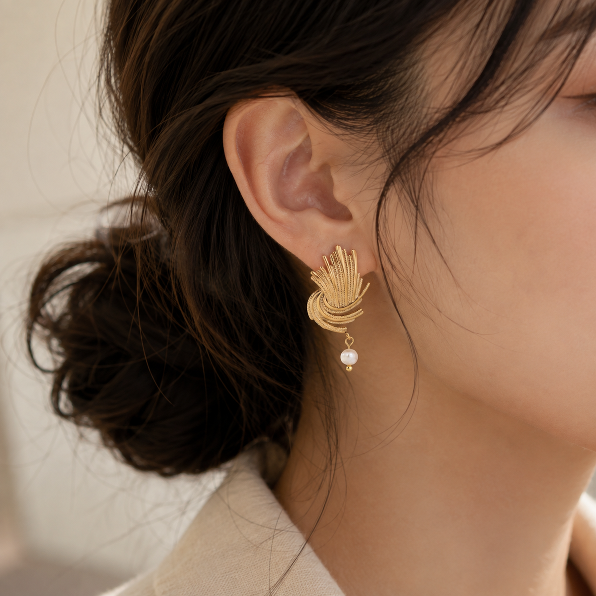 Stainless Steel 18K Gold-Plated Shell Pearl Textured Drop Earring Waterproof and Hypoallergenic
