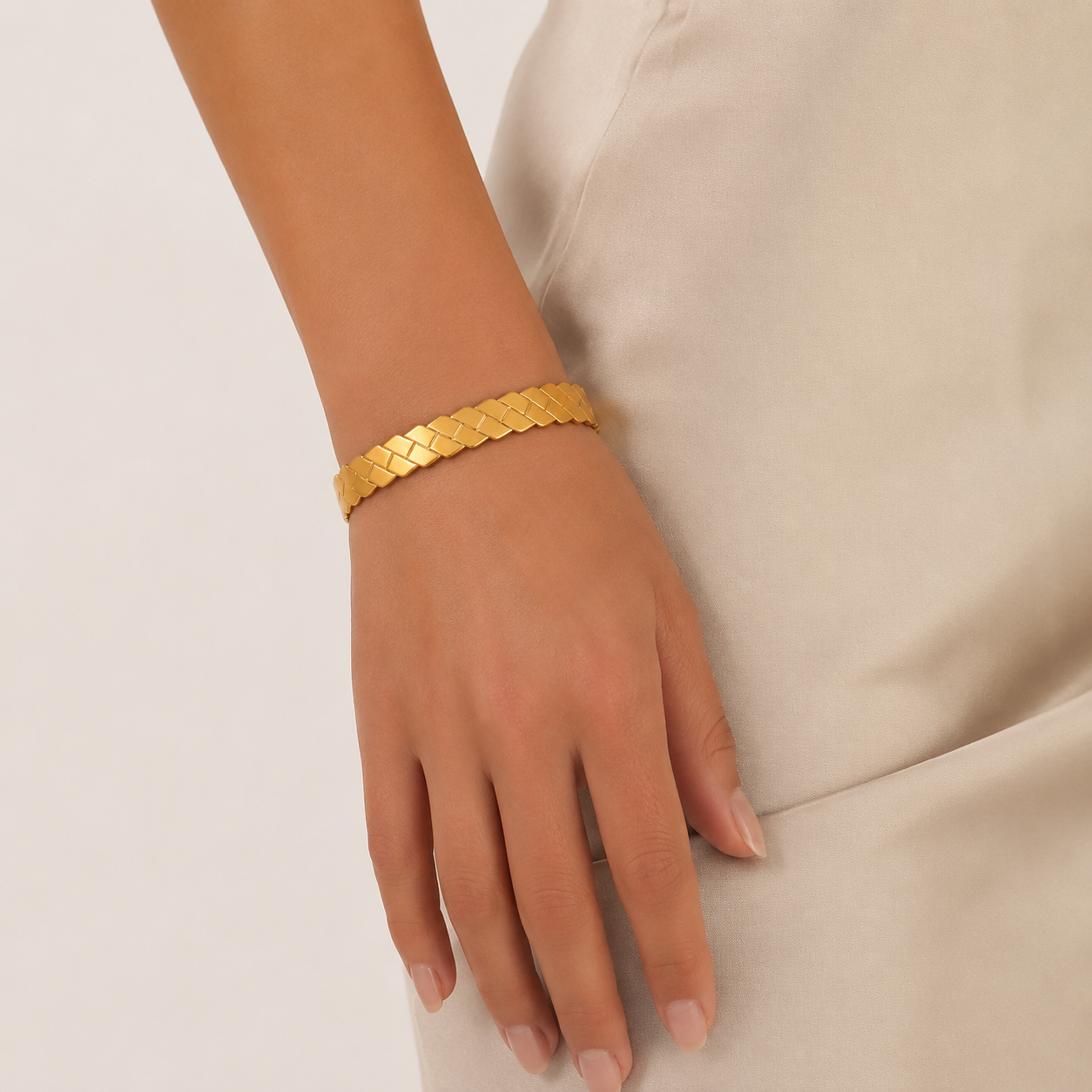 18K Gold Plated Woven Cuff Bracelet – Waterproof, Fade Resistant & Hypoallergenic Stainless Steel Jewelry